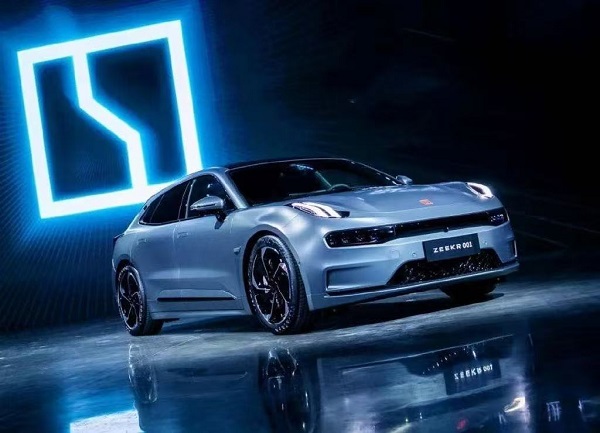 Od debutu CES k vítězství v poušti: Zeekr bere Blízký východ bouří